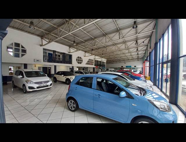 2,300M² SHOWROOM FOR SALE IN ANDERBOLT